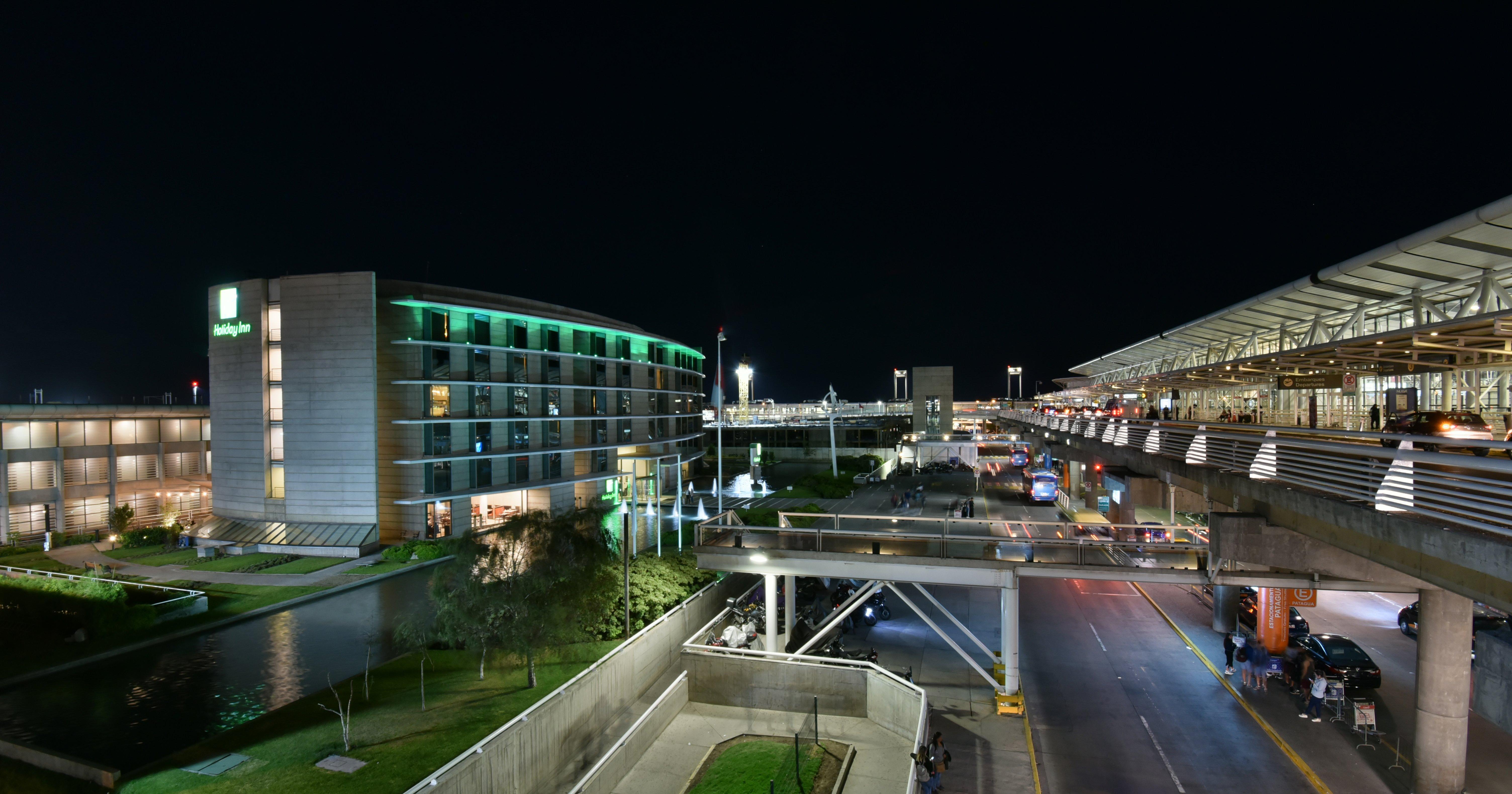 Holiday Inn Santiago - Airport Terminal Exterior foto